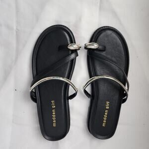 Madden Girl Black Caribbean Sandals with Metallic Accents Women's Size 8.5